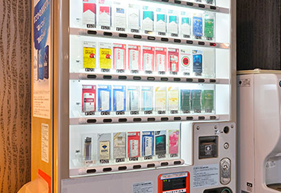 写真:タバコ自販機